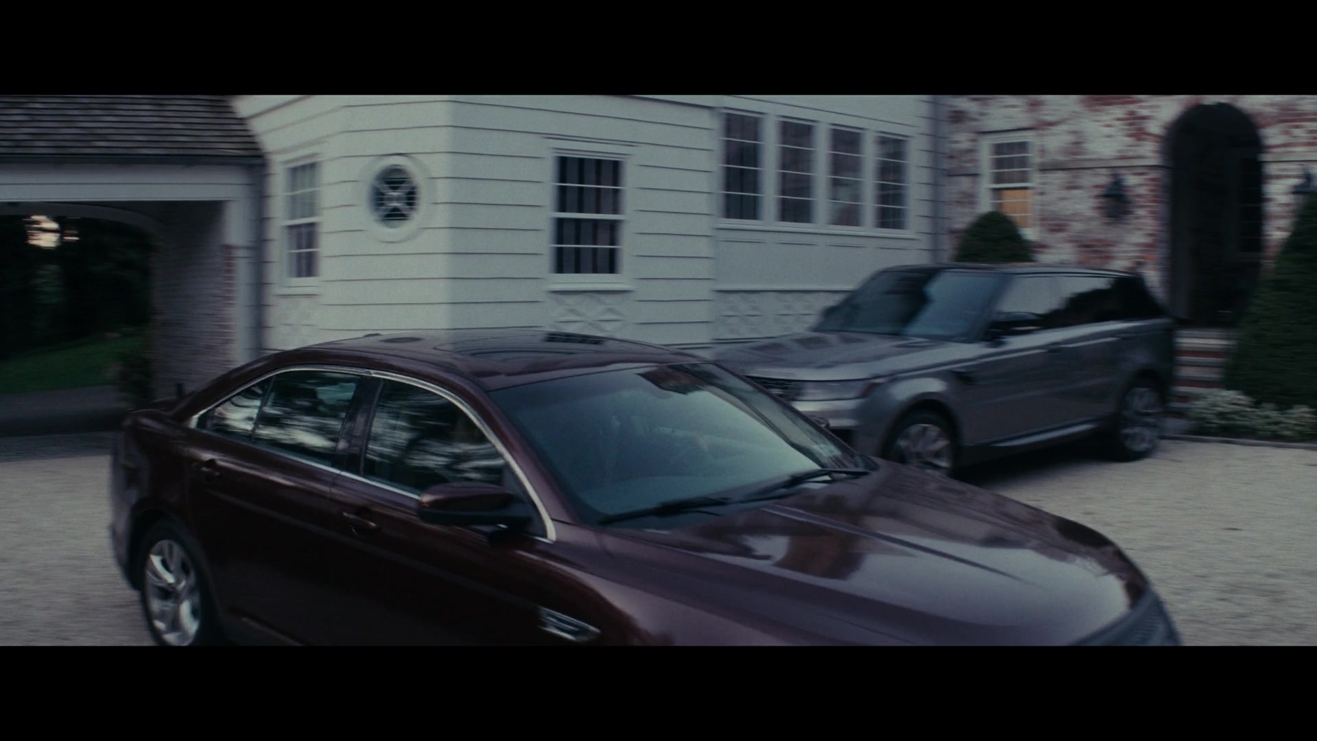 Furious_S01E02_My_Life_Had_Stood_A_Loaded_Gun_1080p_ERW_003168.jpg