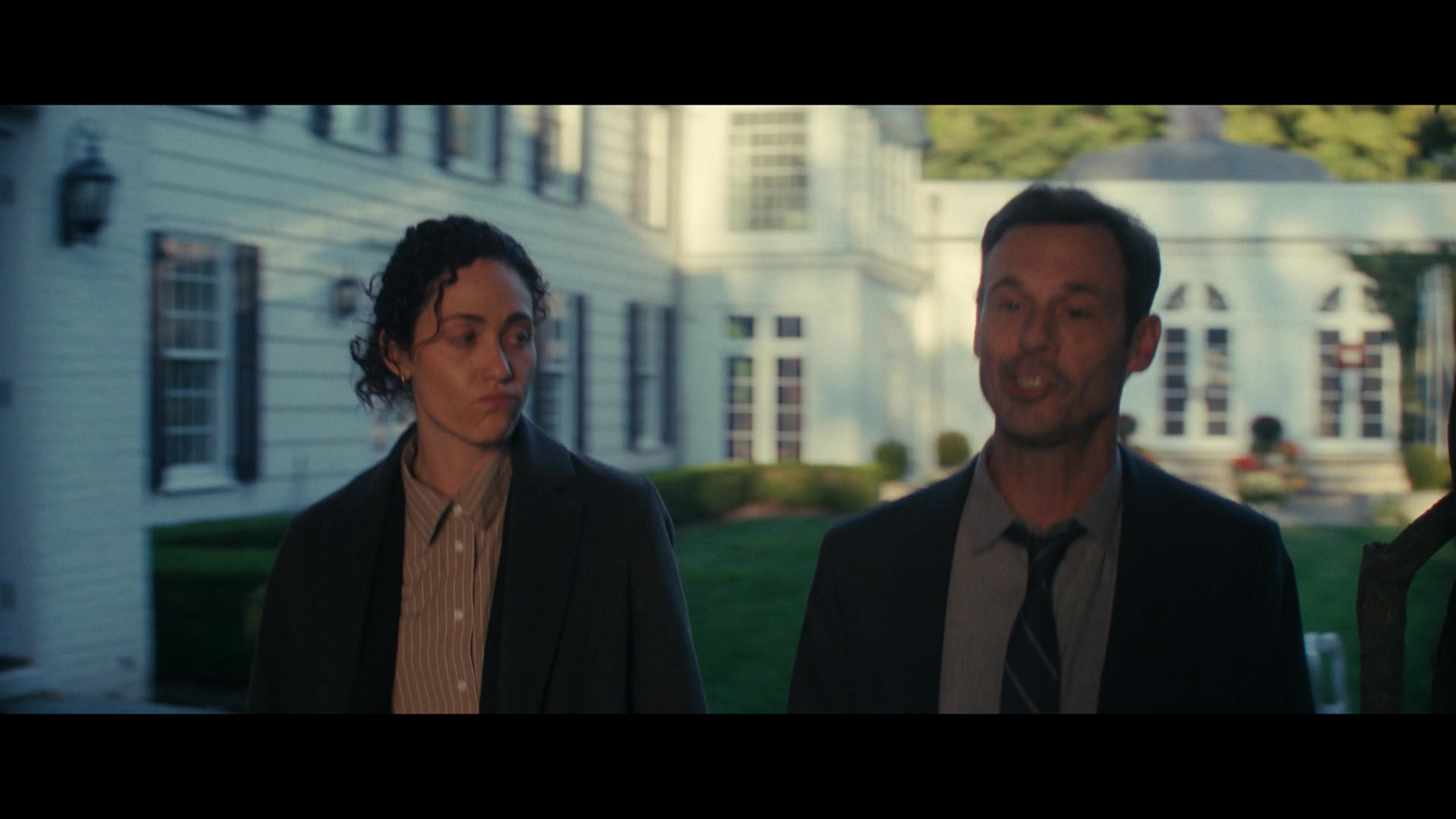 Furious_S01E02_My_Life_Had_Stood_A_Loaded_Gun_1080p_ERW_003814.jpg