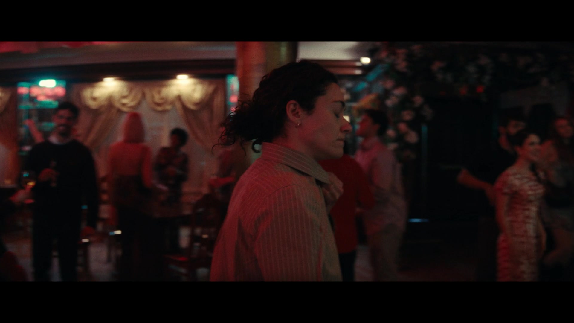 Furious_S01E02_My_Life_Had_Stood_A_Loaded_Gun_1080p_ERW_004797.jpg