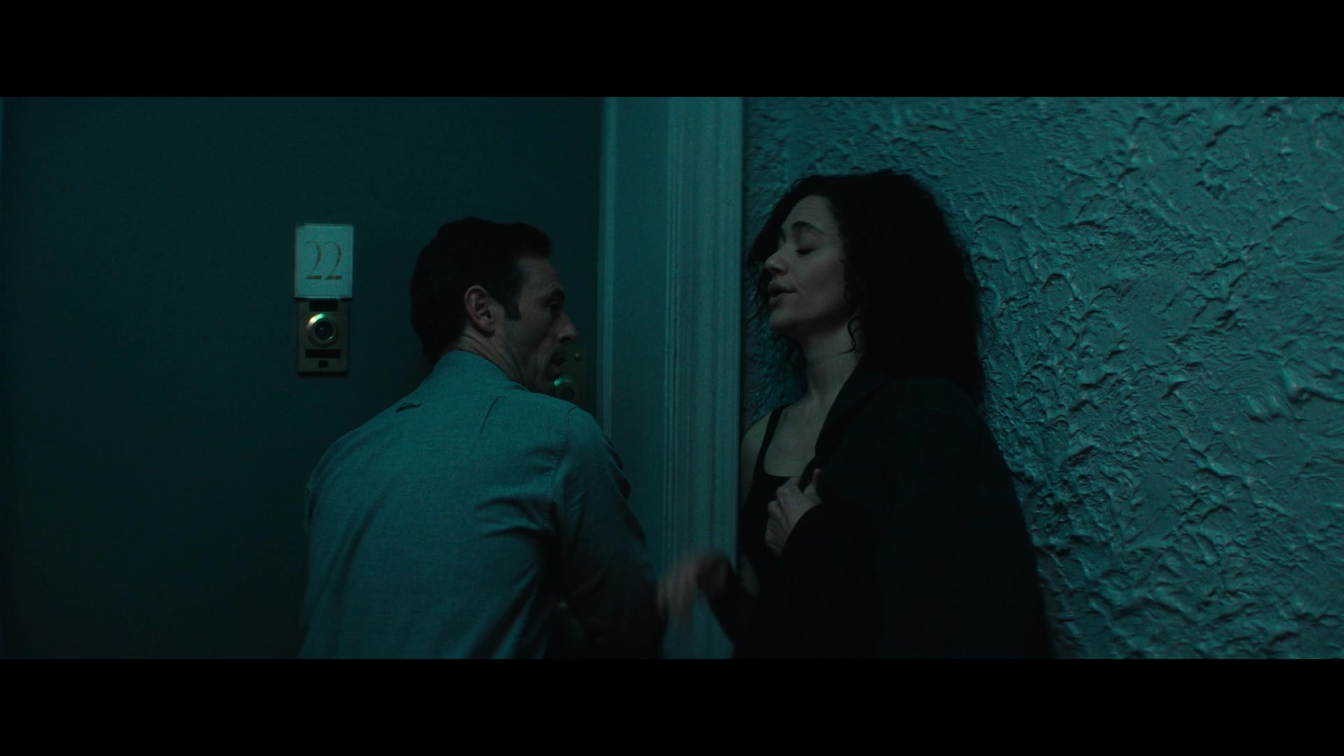 Furious_S01E02_My_Life_Had_Stood_A_Loaded_Gun_1080p_ERW_005161.jpg