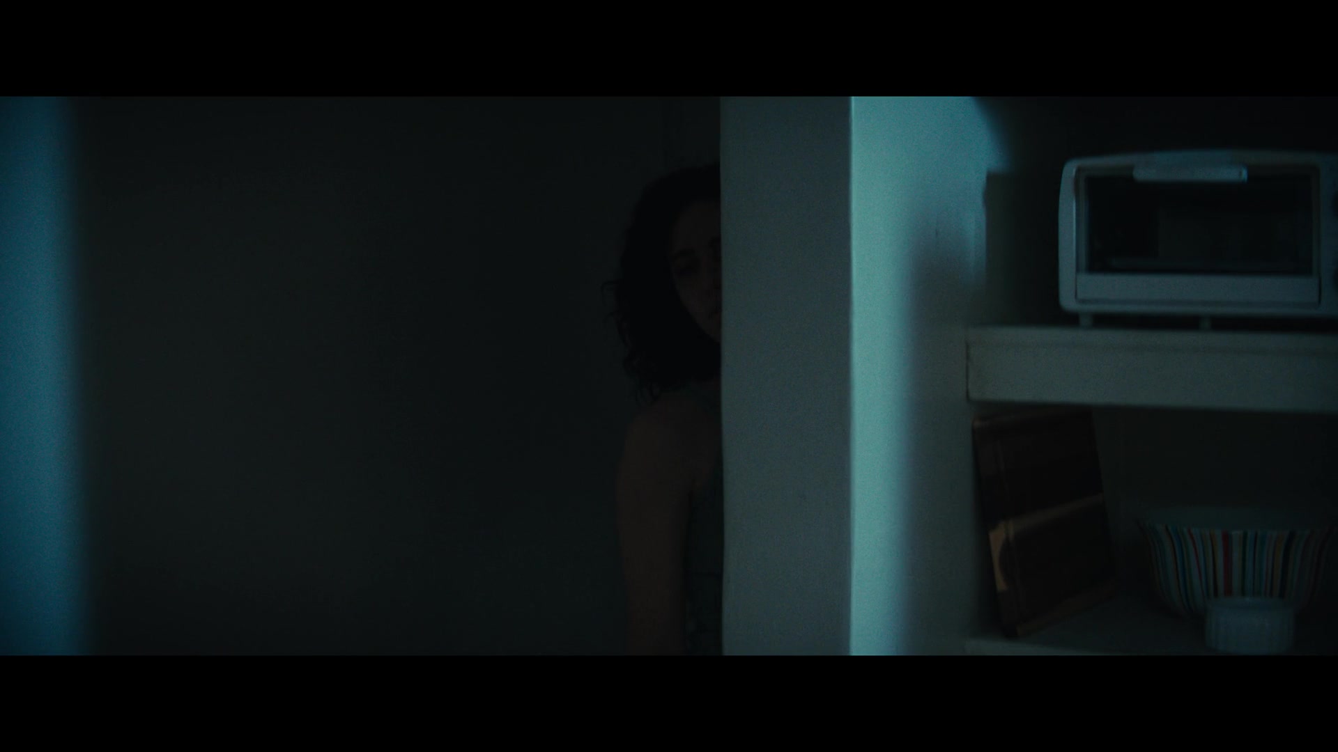 Furious_S01E02_My_Life_Had_Stood_A_Loaded_Gun_1080p_ERW_006139.jpg