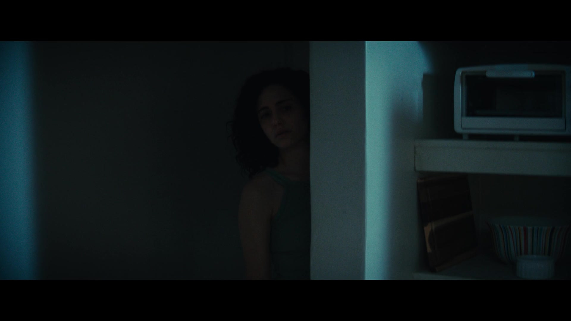 Furious_S01E02_My_Life_Had_Stood_A_Loaded_Gun_1080p_ERW_006141.jpg
