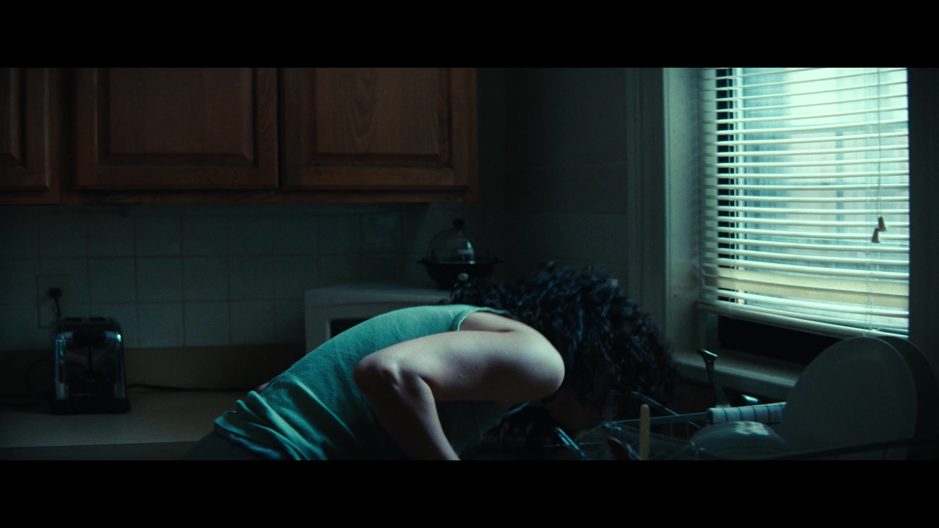 Furious_S01E02_My_Life_Had_Stood_A_Loaded_Gun_1080p_ERW_006184.jpg