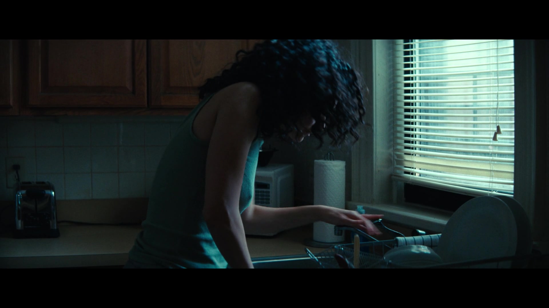 Furious_S01E02_My_Life_Had_Stood_A_Loaded_Gun_1080p_ERW_006188.jpg