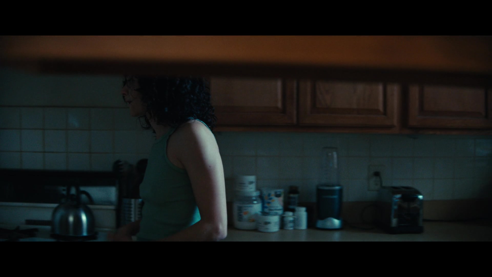 Furious_S01E02_My_Life_Had_Stood_A_Loaded_Gun_1080p_ERW_006196.jpg