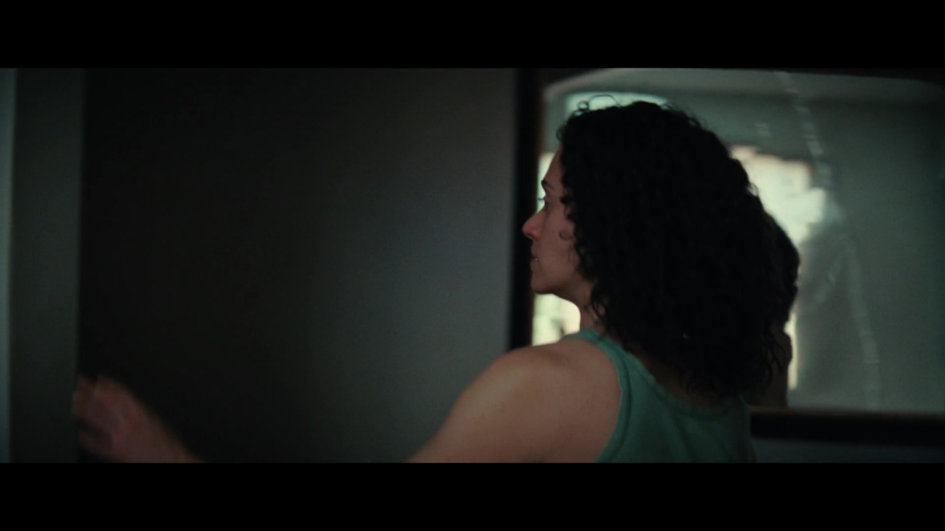Furious_S01E02_My_Life_Had_Stood_A_Loaded_Gun_1080p_ERW_006245.jpg