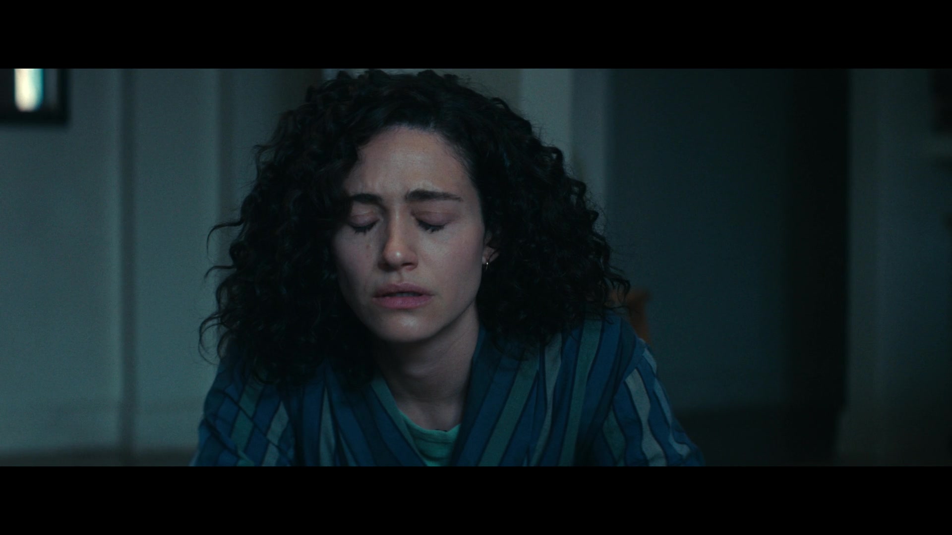 Furious_S01E02_My_Life_Had_Stood_A_Loaded_Gun_1080p_ERW_006371.jpg