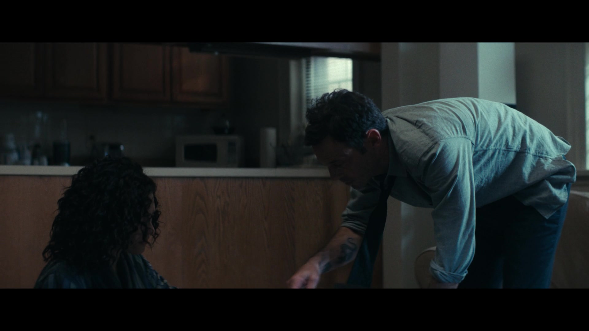 Furious_S01E02_My_Life_Had_Stood_A_Loaded_Gun_1080p_ERW_006411.jpg