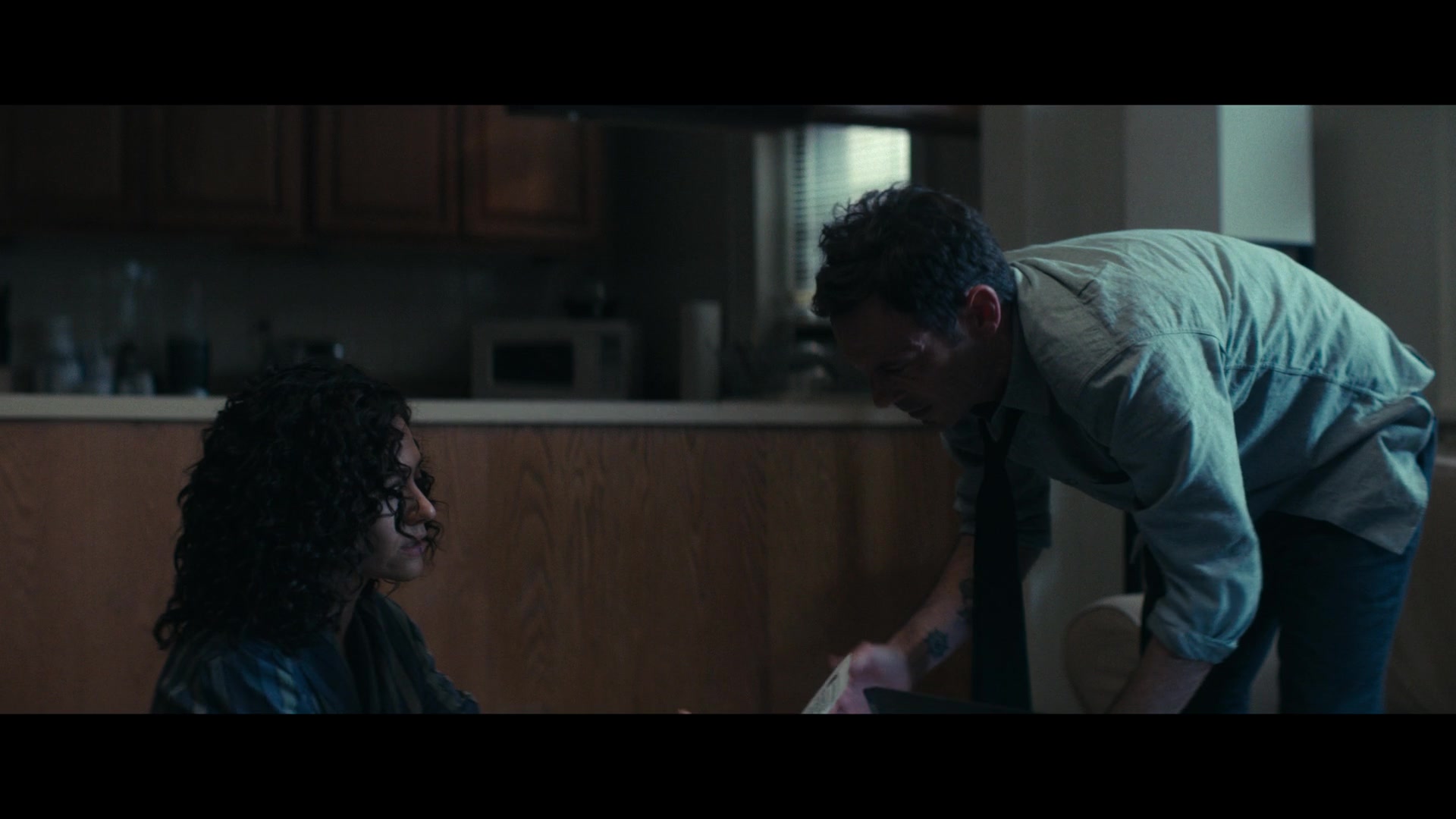 Furious_S01E02_My_Life_Had_Stood_A_Loaded_Gun_1080p_ERW_006430.jpg