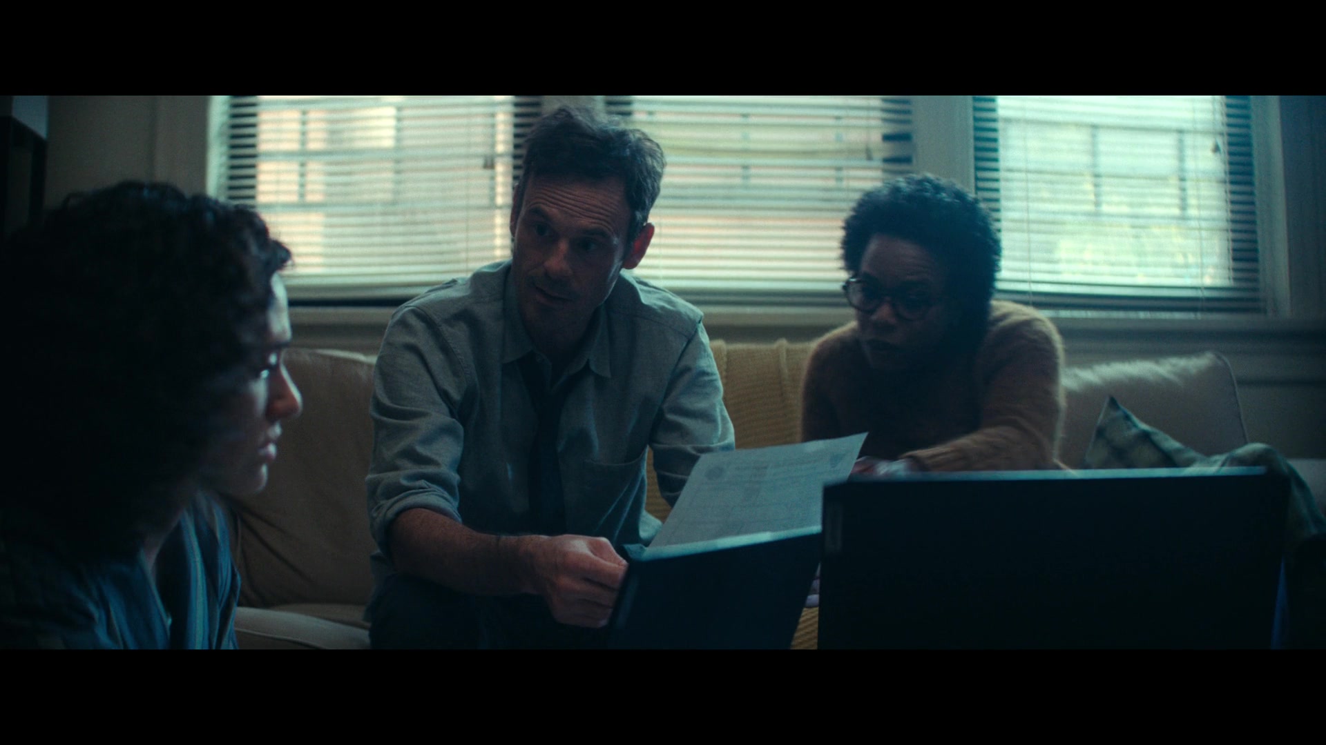 Furious_S01E02_My_Life_Had_Stood_A_Loaded_Gun_1080p_ERW_006492.jpg