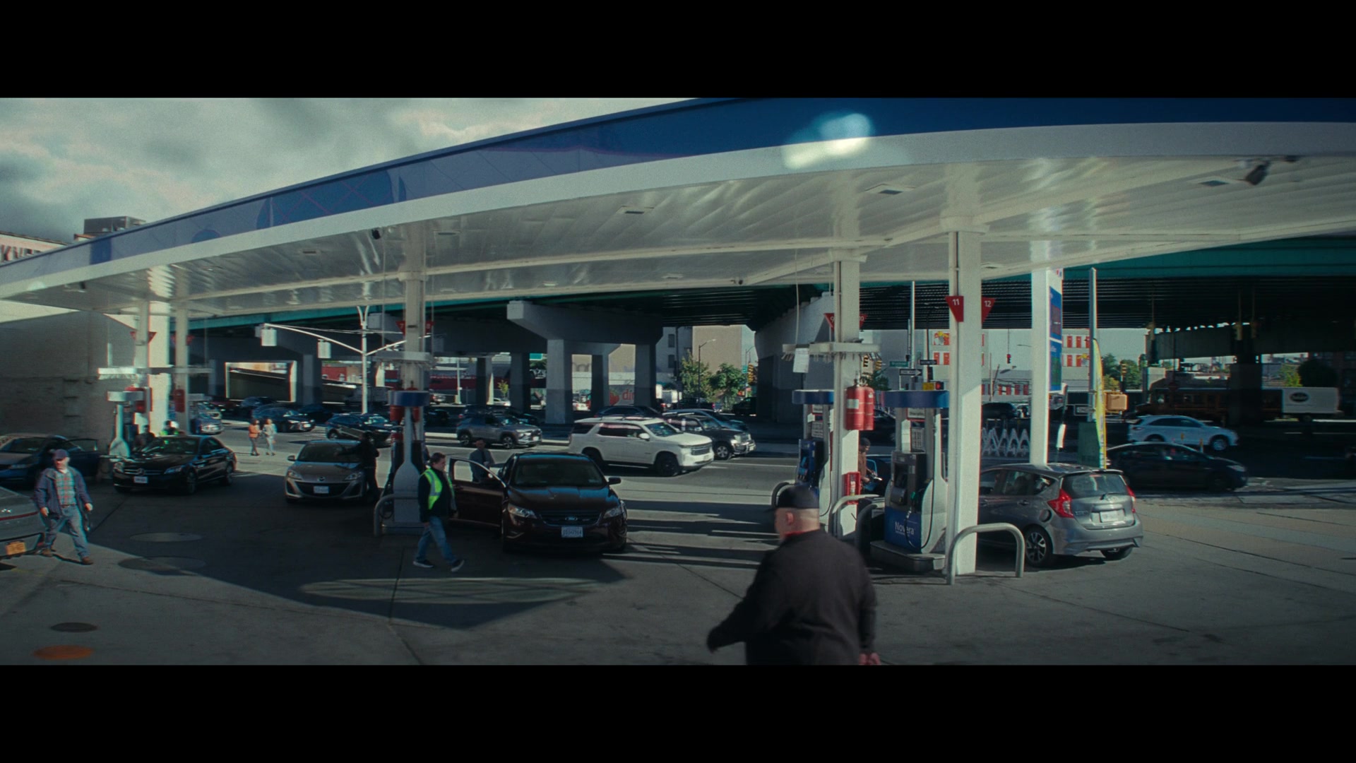 Furious_S01E04_Flash_Flood_1080p_ERW_006791.jpg