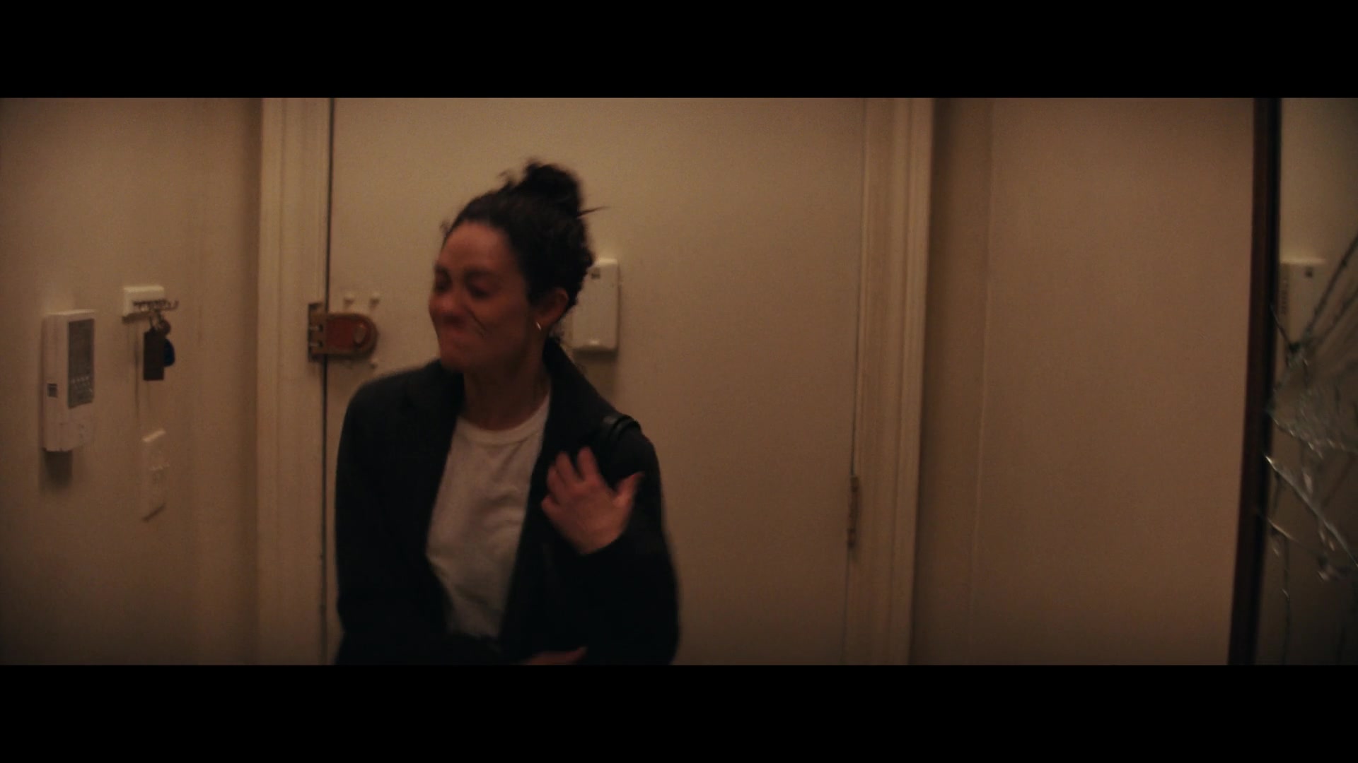 Furious_S01E05_Pick_a_Sticker_1080p_ERW_000939.jpg