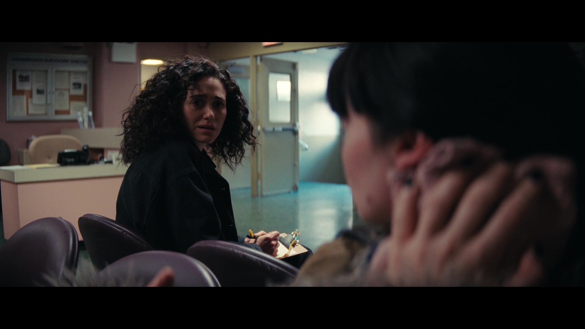 Furious_S01E06_They_Make_a_Noise_Like_Feathers_1080p_ERW_000818.jpg
