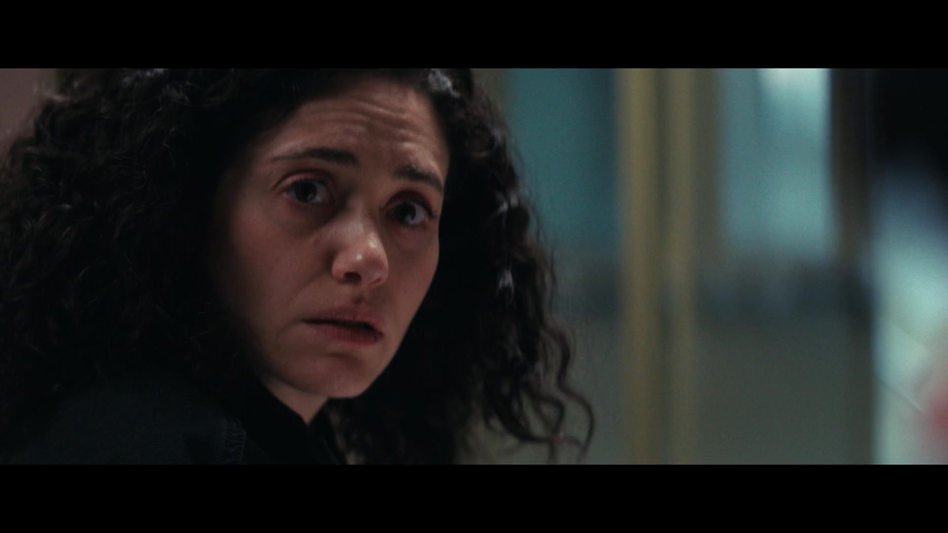 Furious_S01E06_They_Make_a_Noise_Like_Feathers_1080p_ERW_000827.jpg