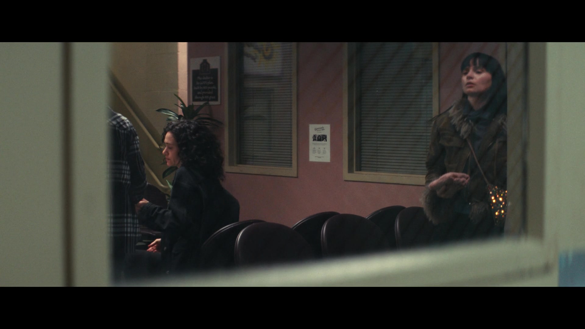 Furious_S01E06_They_Make_a_Noise_Like_Feathers_1080p_ERW_000935.jpg