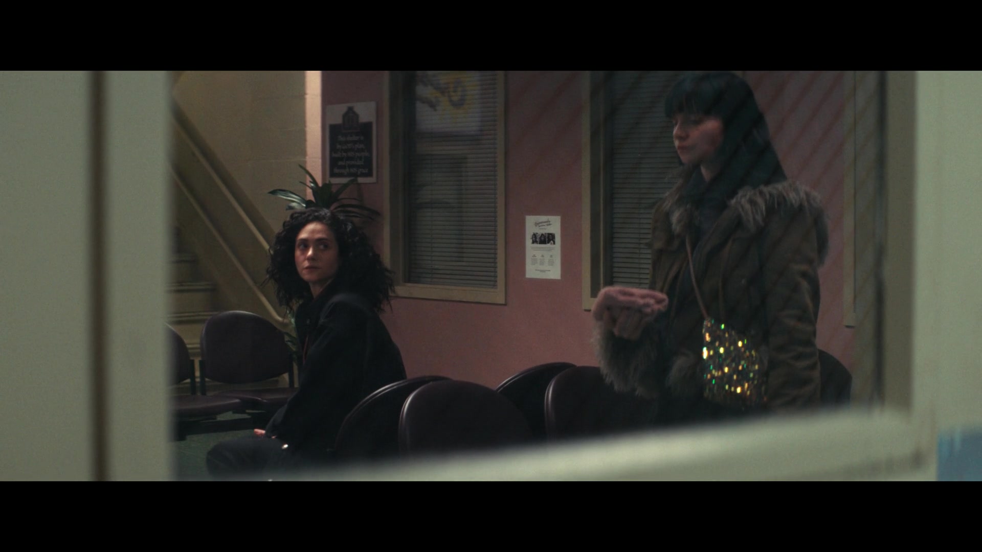 Furious_S01E06_They_Make_a_Noise_Like_Feathers_1080p_ERW_000938.jpg