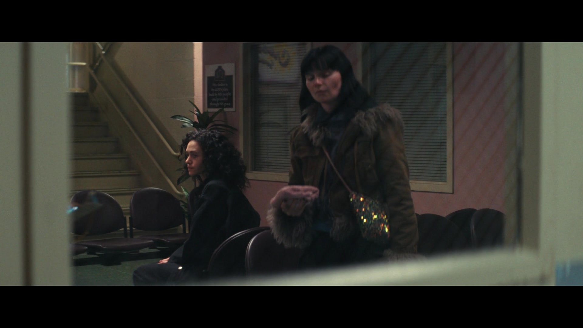 Furious_S01E06_They_Make_a_Noise_Like_Feathers_1080p_ERW_000941.jpg