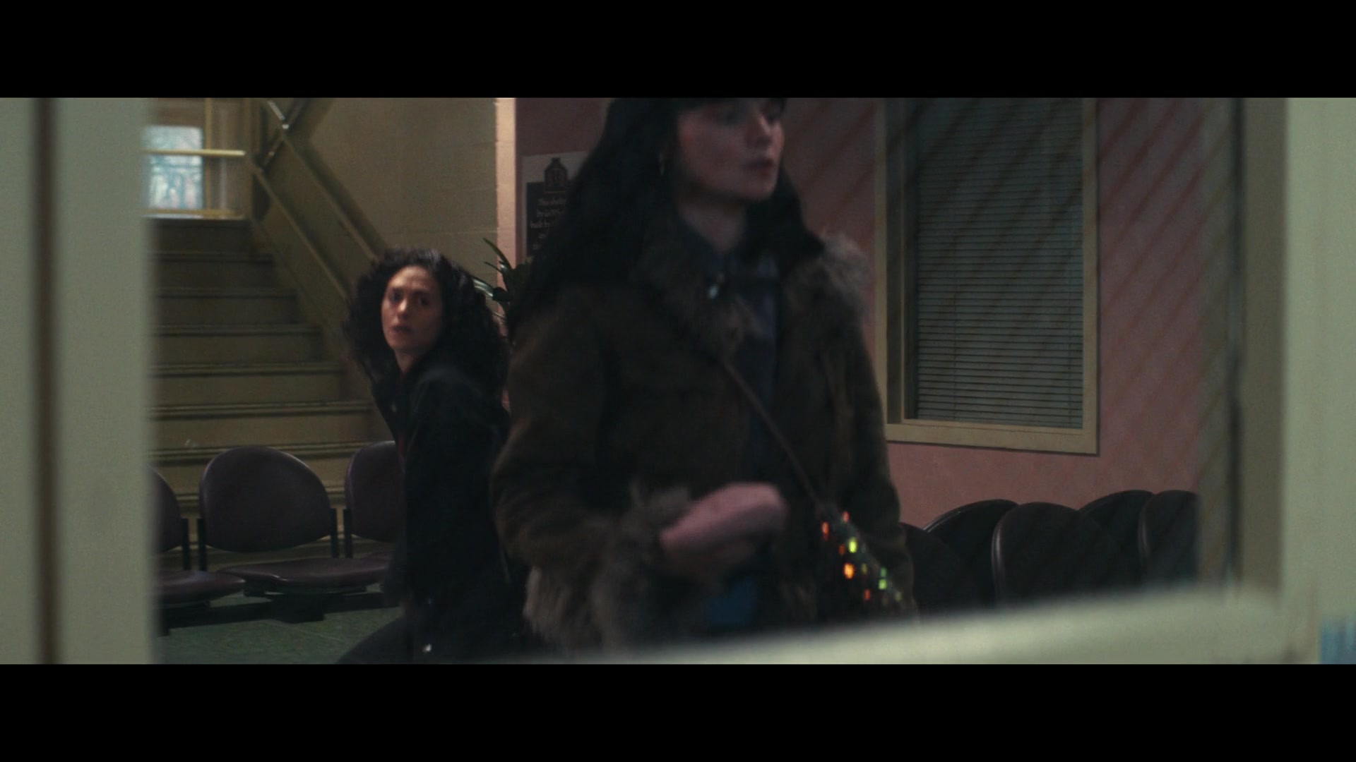 Furious_S01E06_They_Make_a_Noise_Like_Feathers_1080p_ERW_000945.jpg
