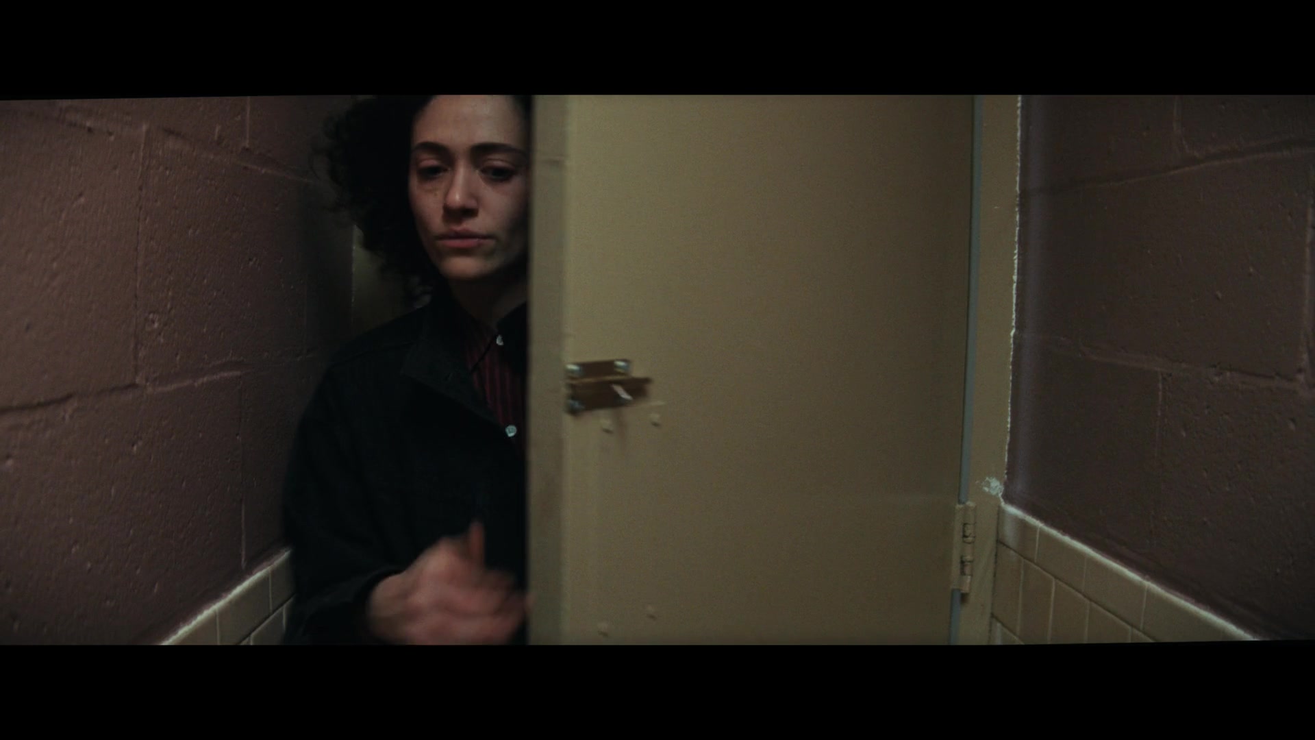 Furious_S01E06_They_Make_a_Noise_Like_Feathers_1080p_ERW_000960.jpg