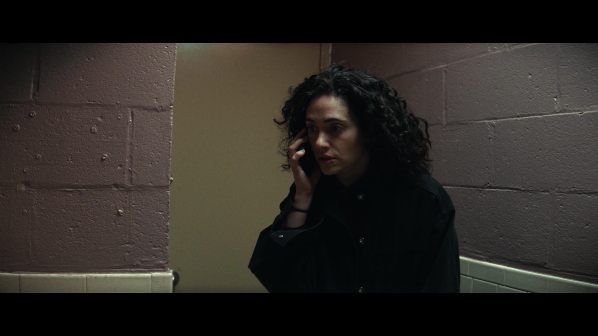 Furious_S01E06_They_Make_a_Noise_Like_Feathers_1080p_ERW_001034.jpg