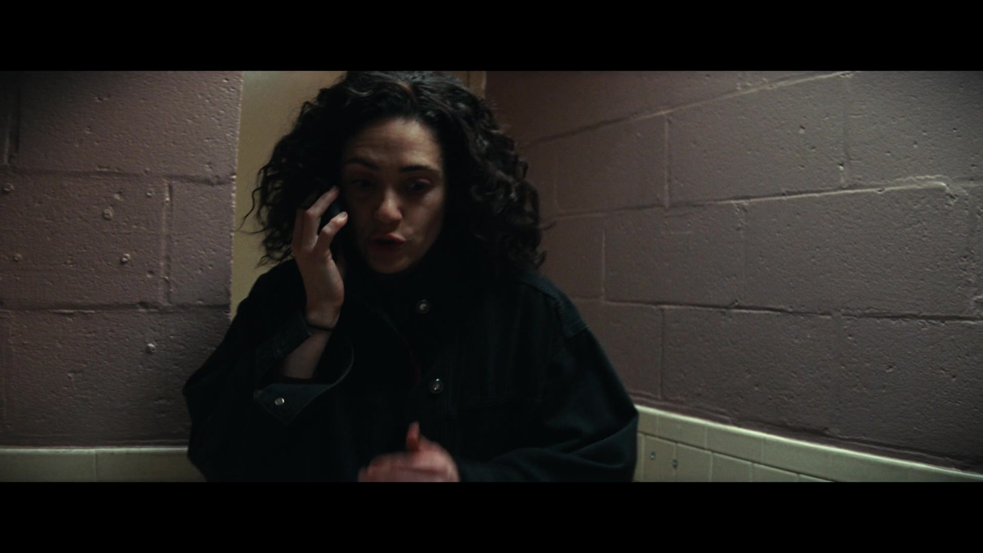 Furious_S01E06_They_Make_a_Noise_Like_Feathers_1080p_ERW_001056.jpg