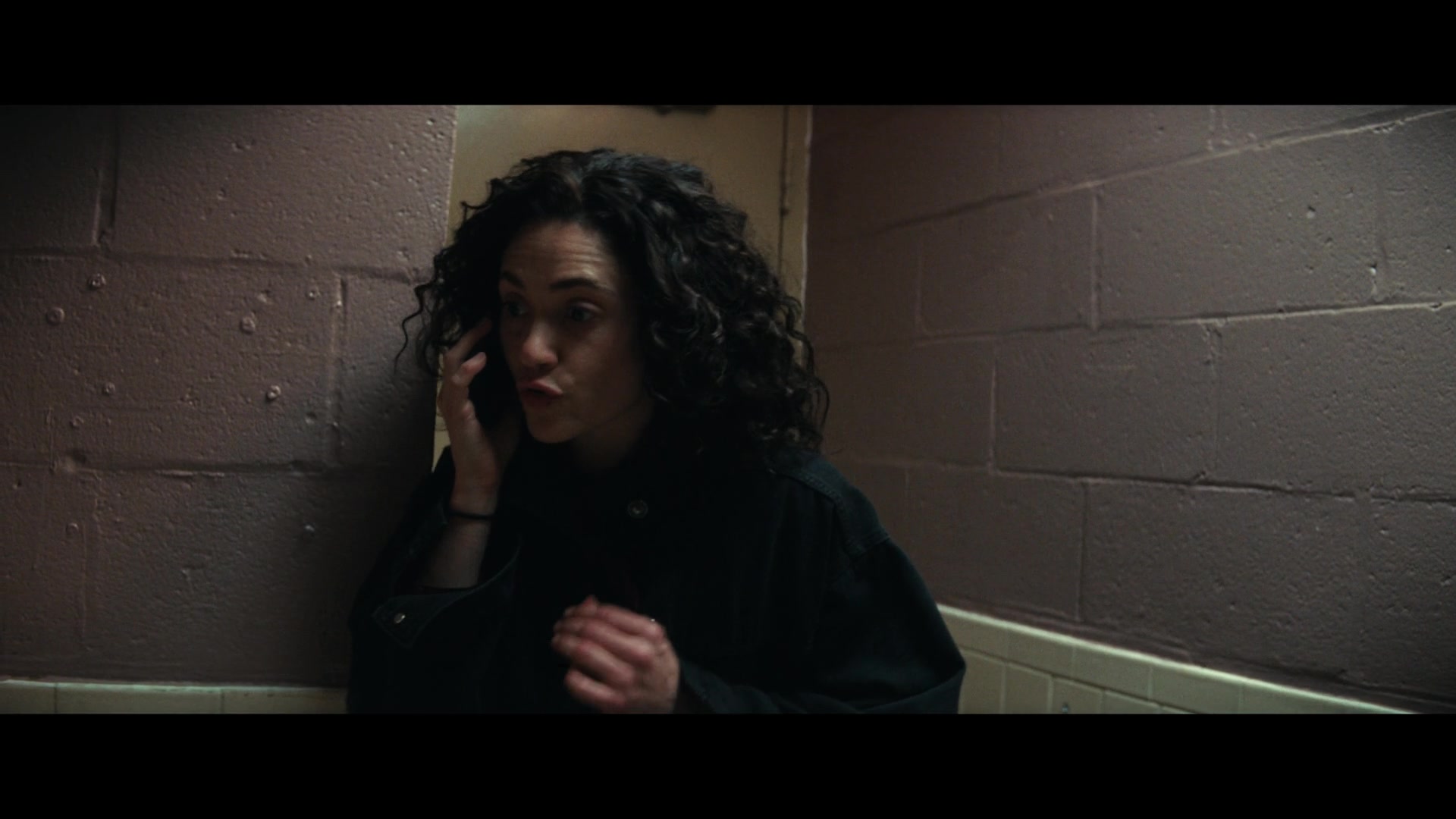 Furious_S01E06_They_Make_a_Noise_Like_Feathers_1080p_ERW_001059.jpg