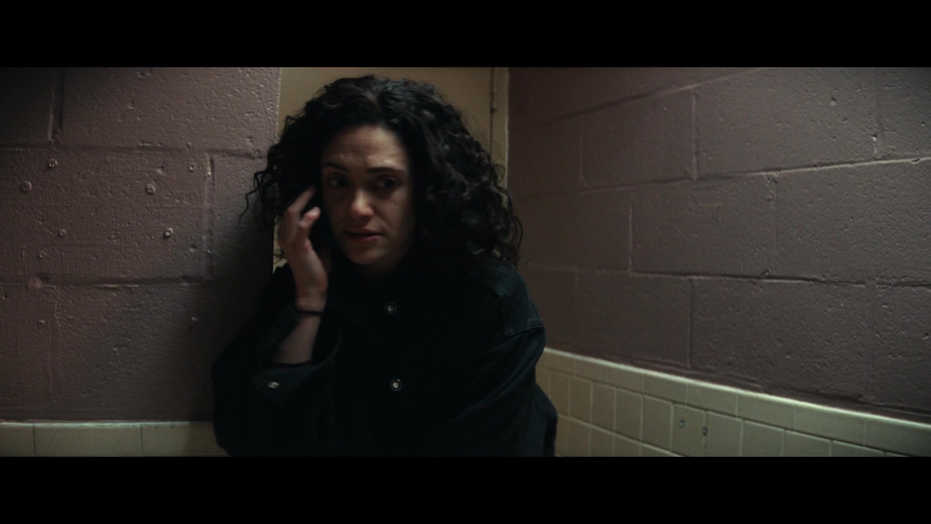 Furious_S01E06_They_Make_a_Noise_Like_Feathers_1080p_ERW_001067.jpg