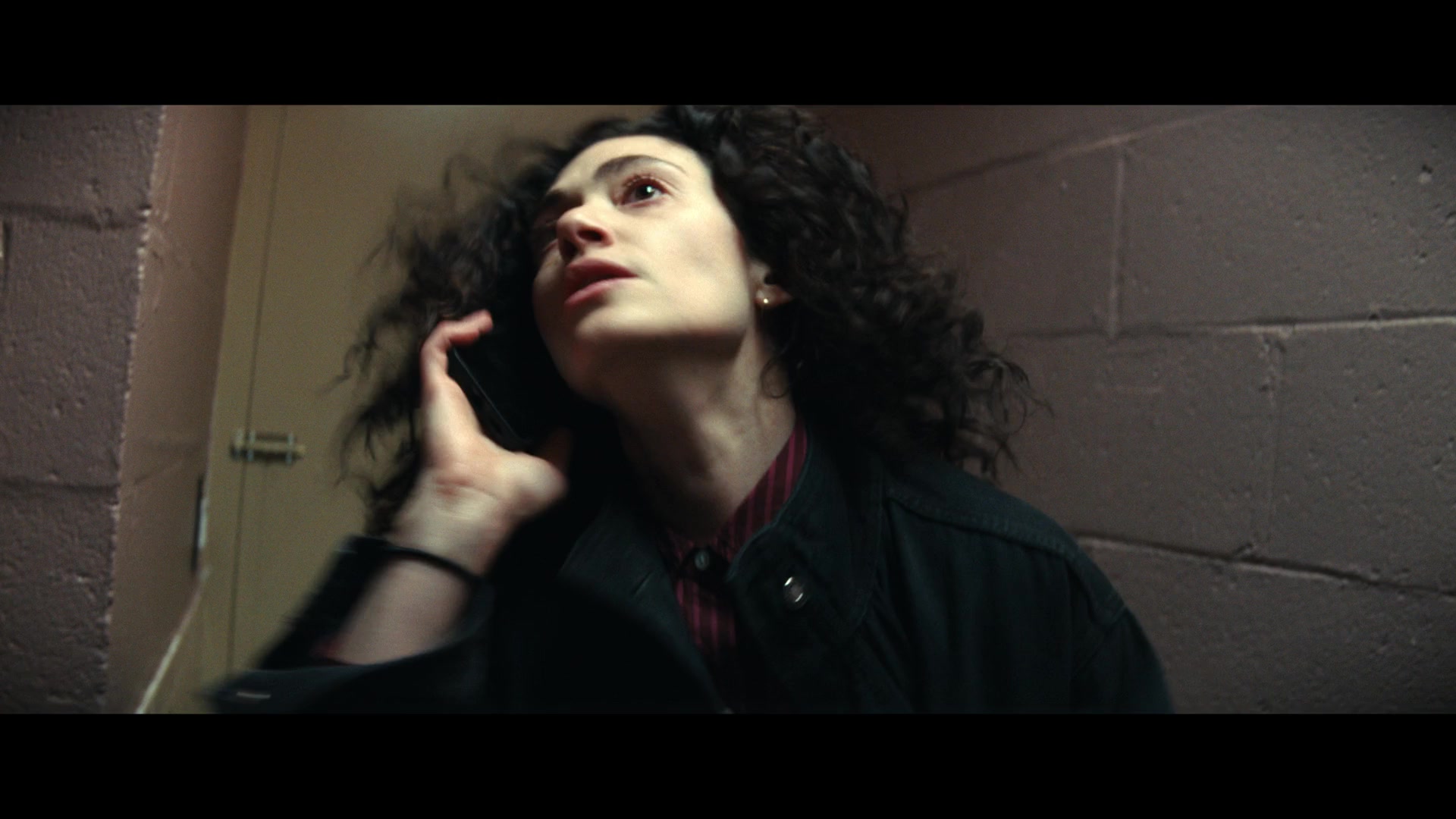 Furious_S01E06_They_Make_a_Noise_Like_Feathers_1080p_ERW_001144.jpg