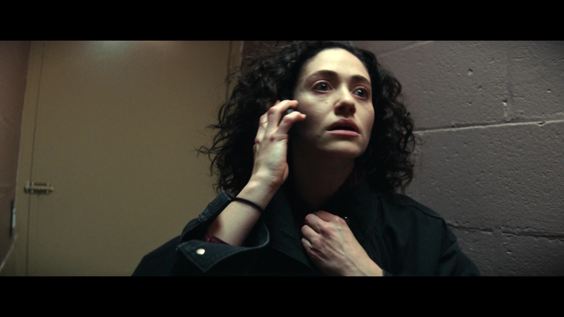 Furious_S01E06_They_Make_a_Noise_Like_Feathers_1080p_ERW_001146.jpg