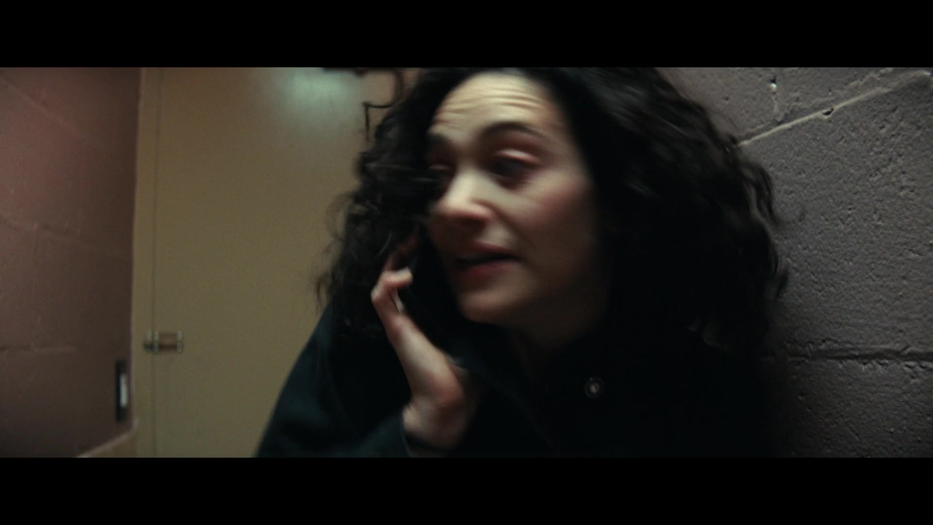 Furious_S01E06_They_Make_a_Noise_Like_Feathers_1080p_ERW_001235.jpg