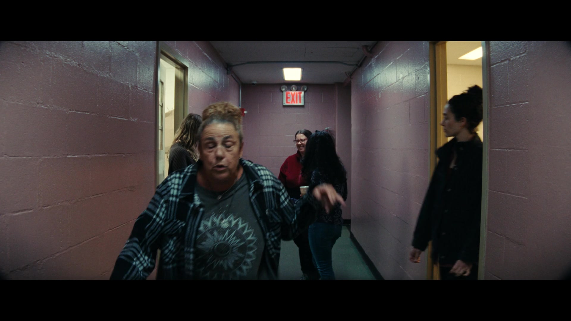 Furious_S01E06_They_Make_a_Noise_Like_Feathers_1080p_ERW_001787.jpg