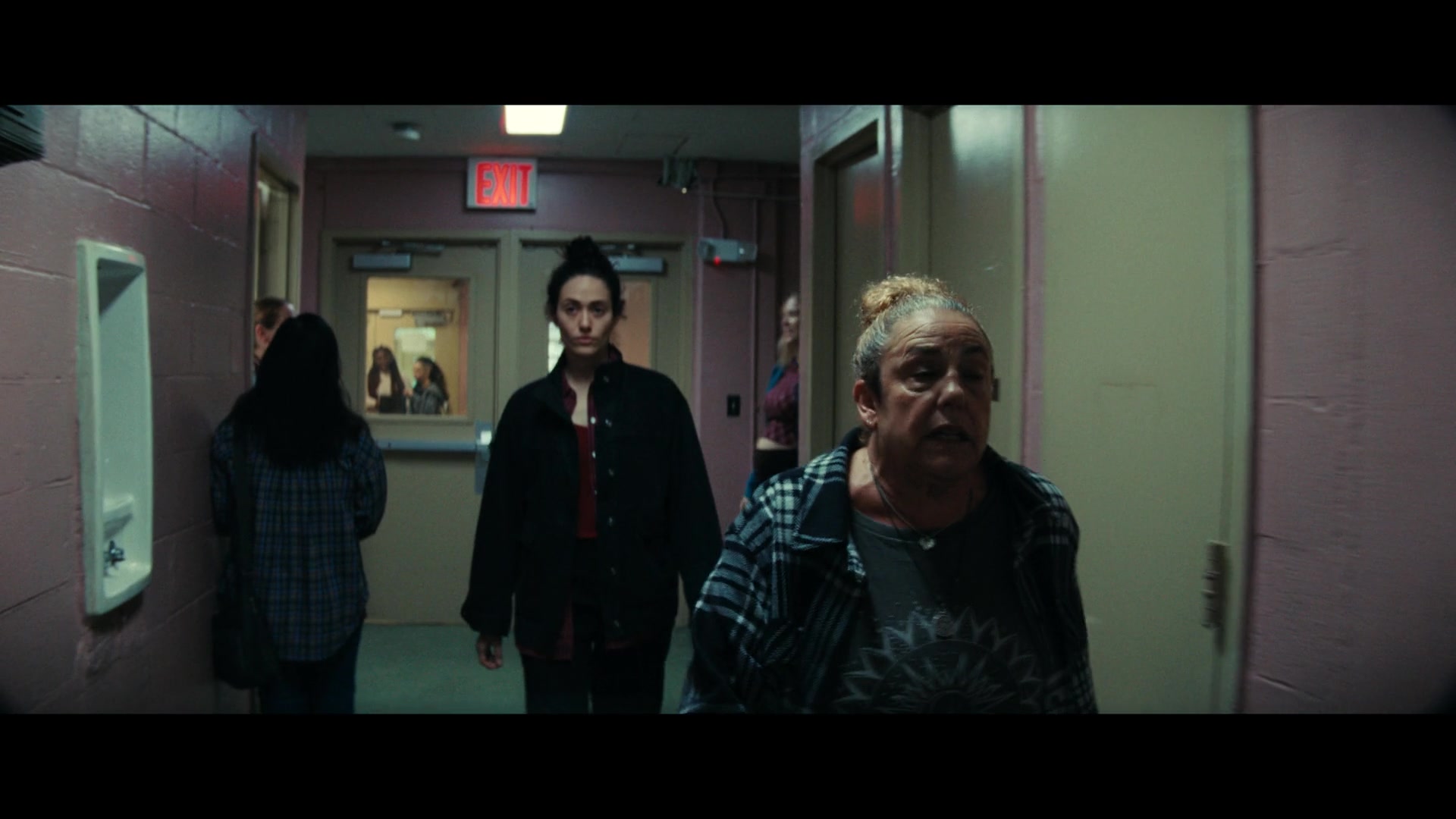 Furious_S01E06_They_Make_a_Noise_Like_Feathers_1080p_ERW_001815.jpg