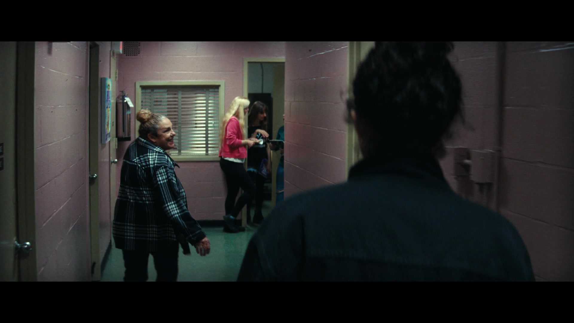 Furious_S01E06_They_Make_a_Noise_Like_Feathers_1080p_ERW_001819.jpg