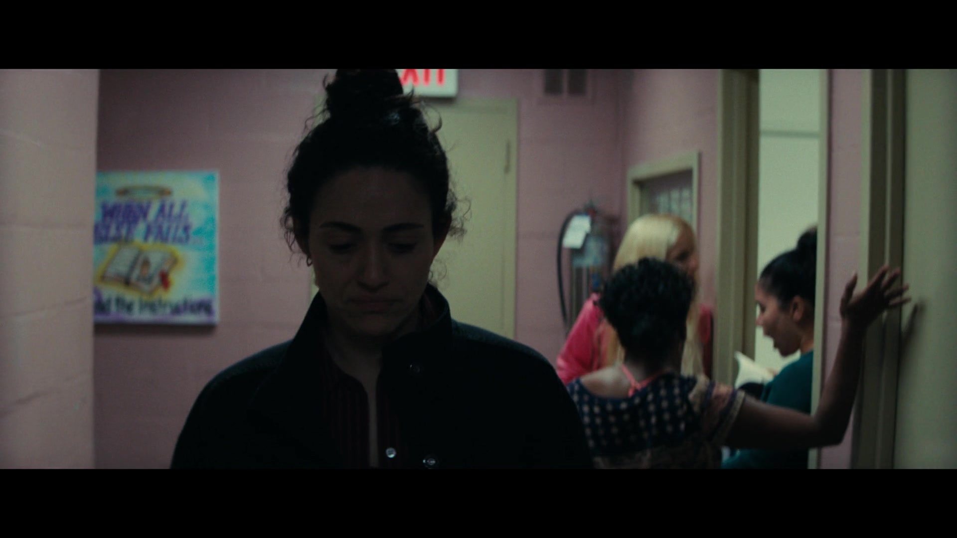Furious_S01E06_They_Make_a_Noise_Like_Feathers_1080p_ERW_001837.jpg