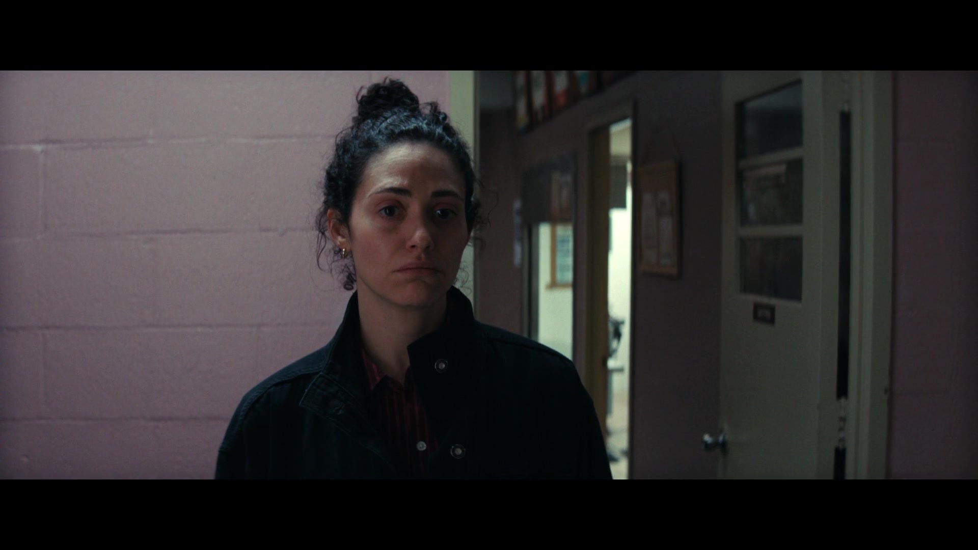 Furious_S01E06_They_Make_a_Noise_Like_Feathers_1080p_ERW_001860.jpg
