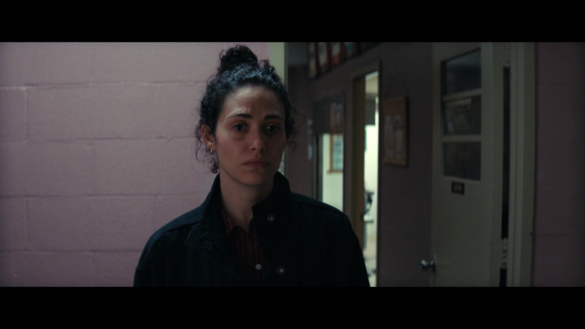 Furious_S01E06_They_Make_a_Noise_Like_Feathers_1080p_ERW_001861.jpg