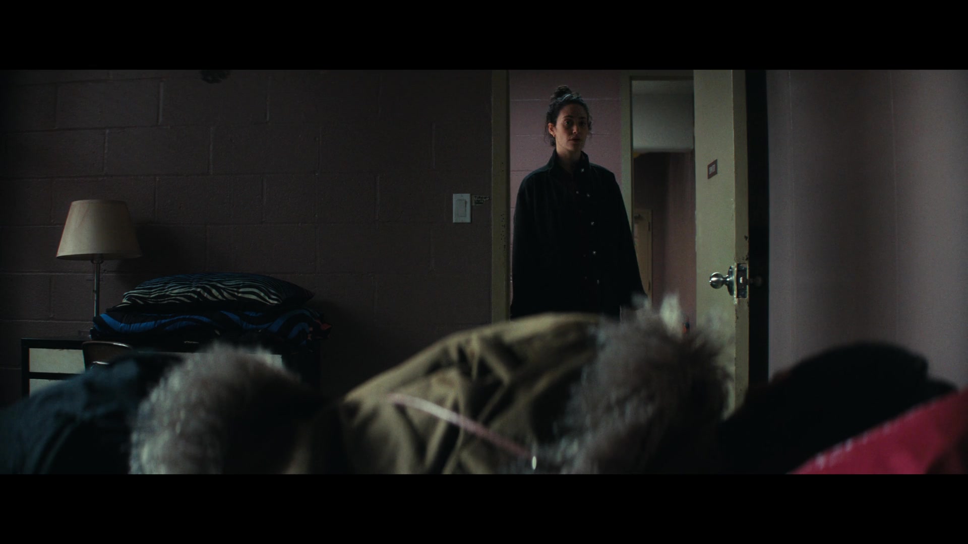 Furious_S01E06_They_Make_a_Noise_Like_Feathers_1080p_ERW_001878.jpg