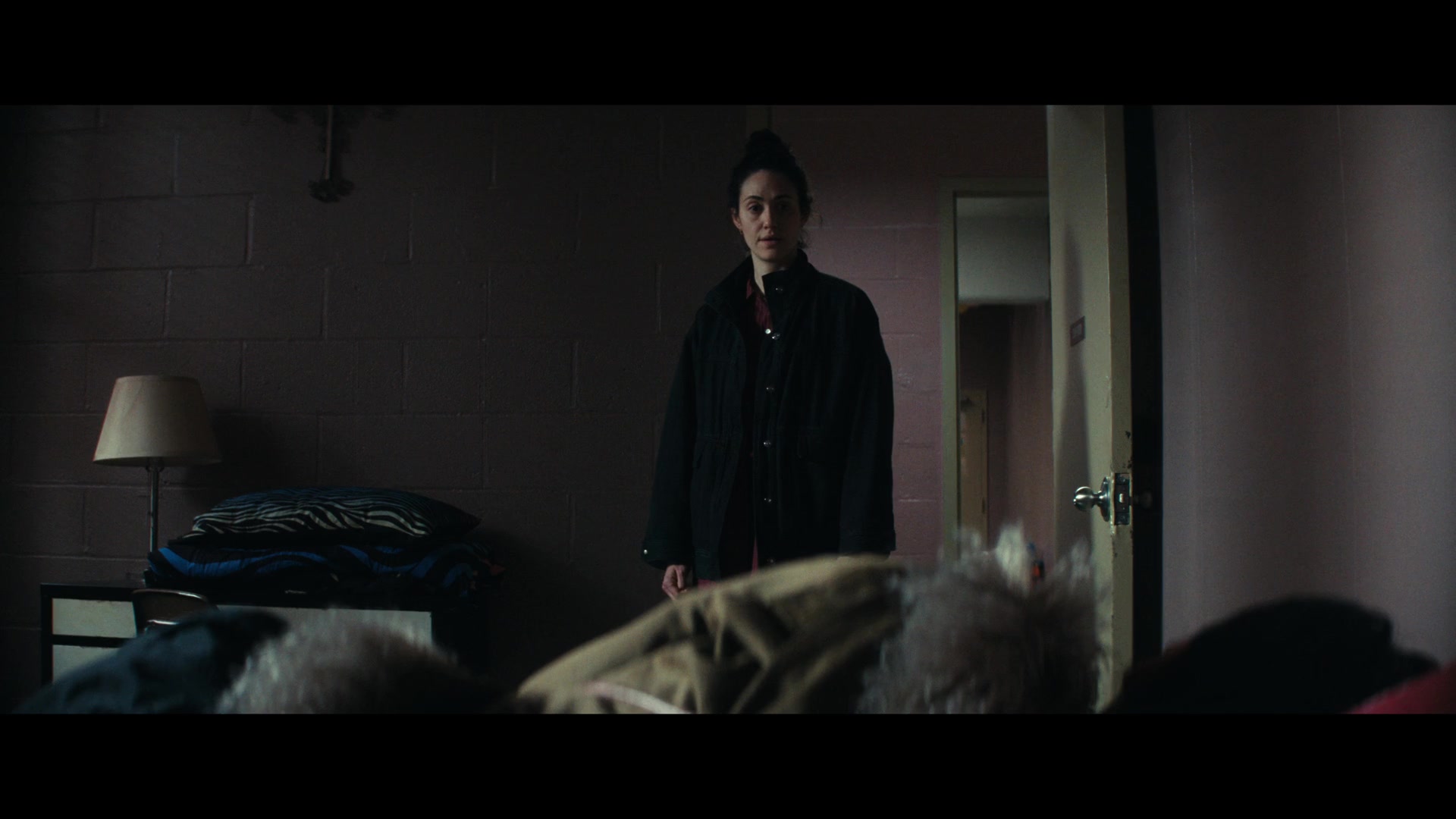 Furious_S01E06_They_Make_a_Noise_Like_Feathers_1080p_ERW_001890.jpg