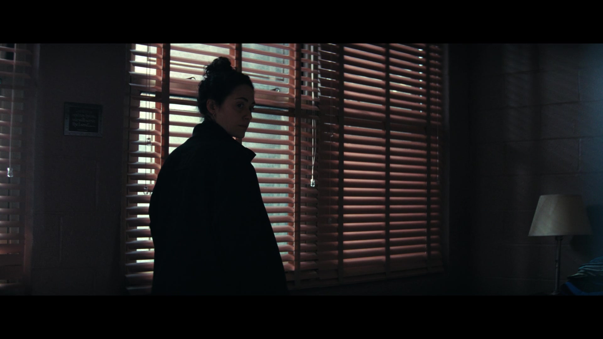 Furious_S01E06_They_Make_a_Noise_Like_Feathers_1080p_ERW_002290.jpg