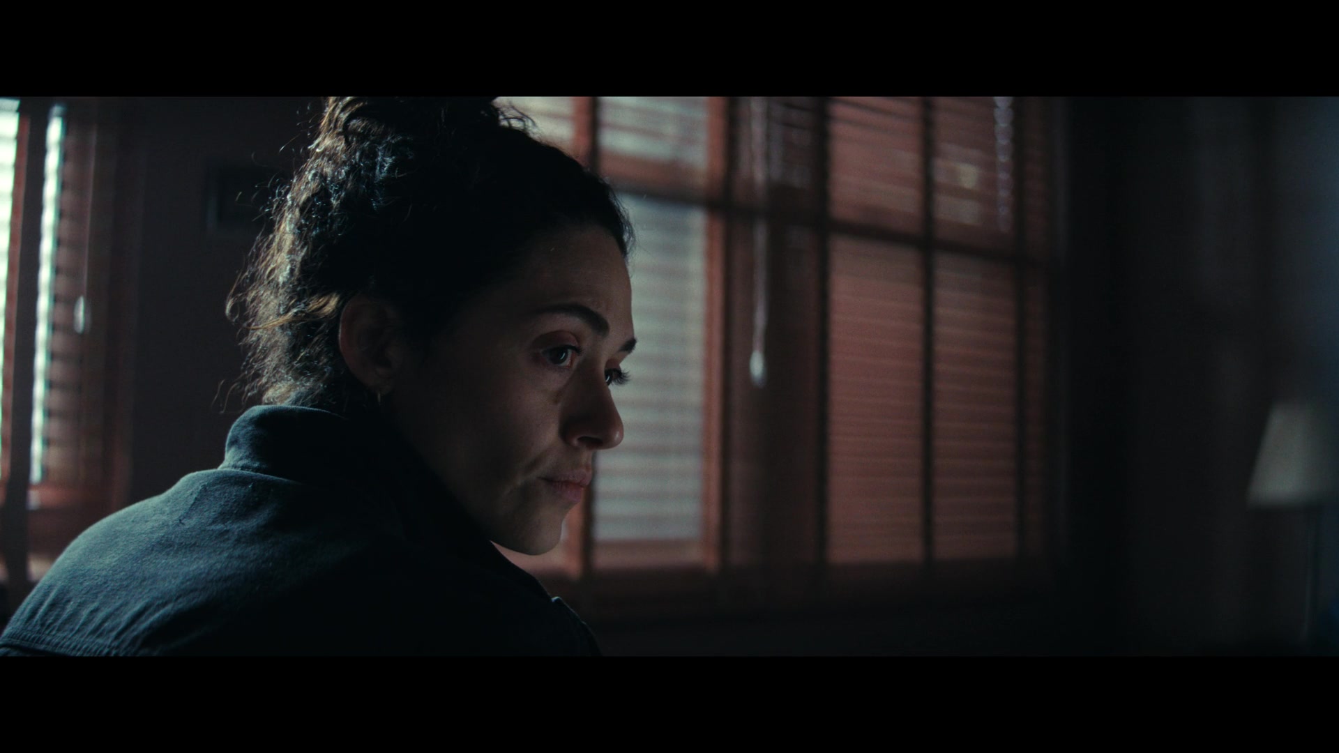 Furious_S01E06_They_Make_a_Noise_Like_Feathers_1080p_ERW_002319.jpg