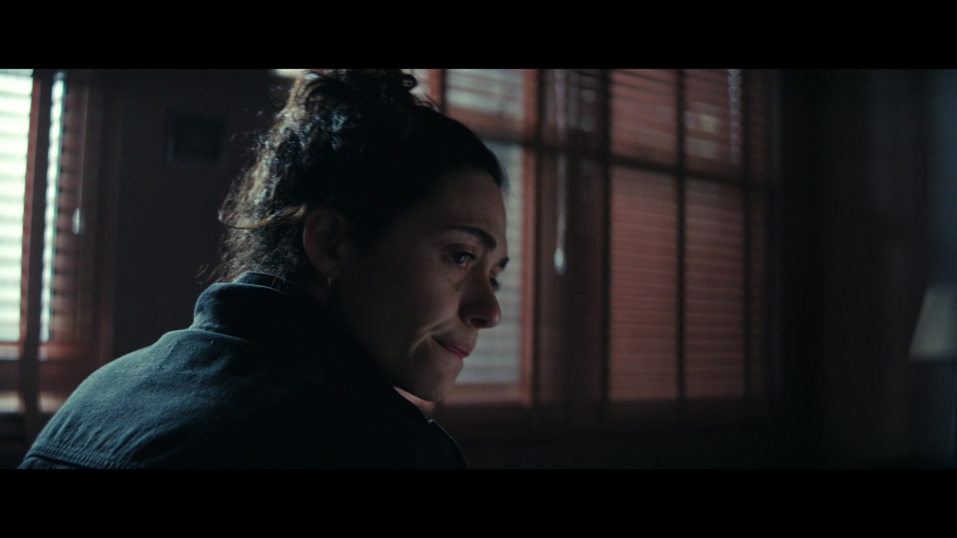 Furious_S01E06_They_Make_a_Noise_Like_Feathers_1080p_ERW_002335.jpg