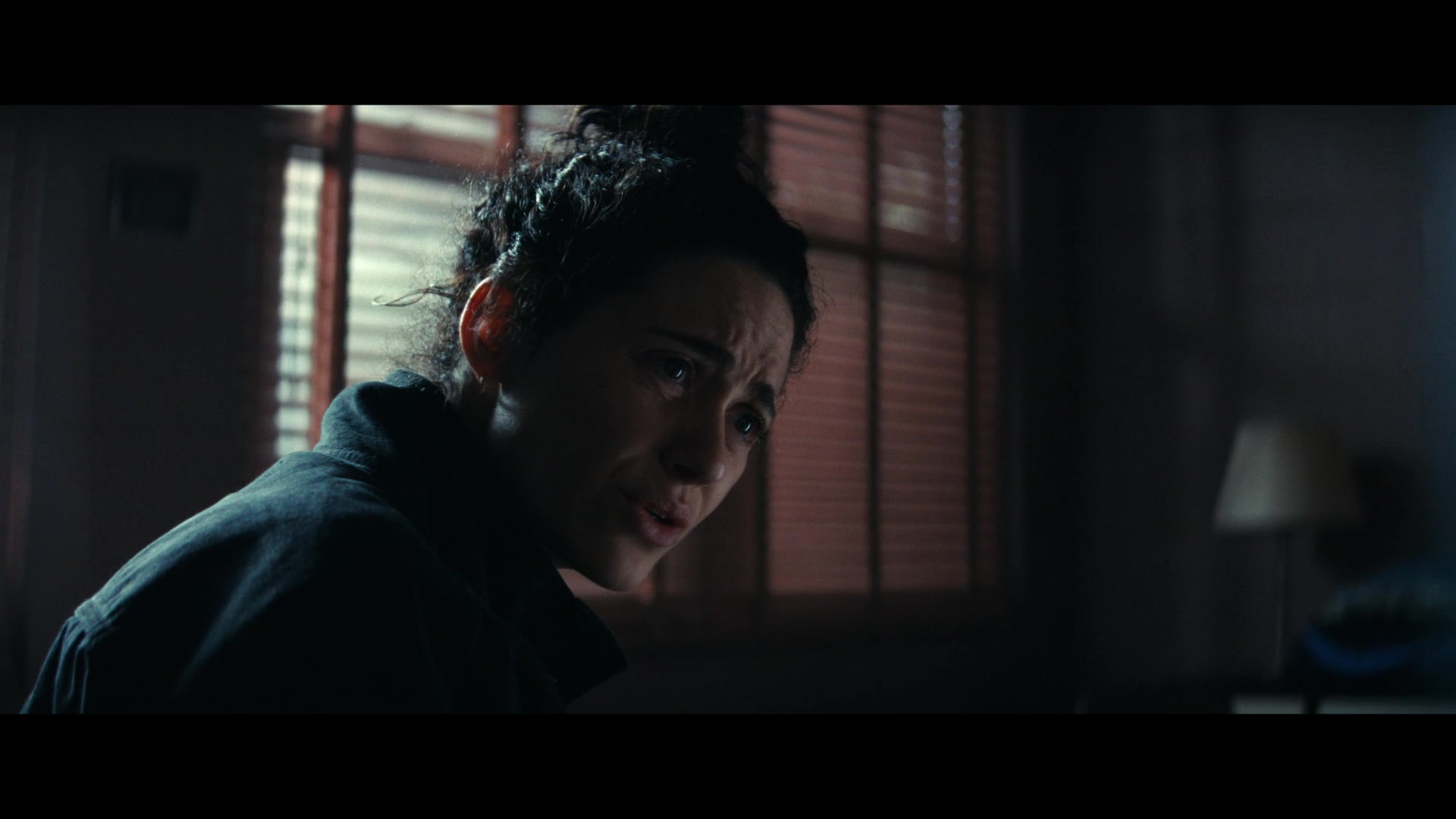 Furious_S01E06_They_Make_a_Noise_Like_Feathers_1080p_ERW_002348.jpg