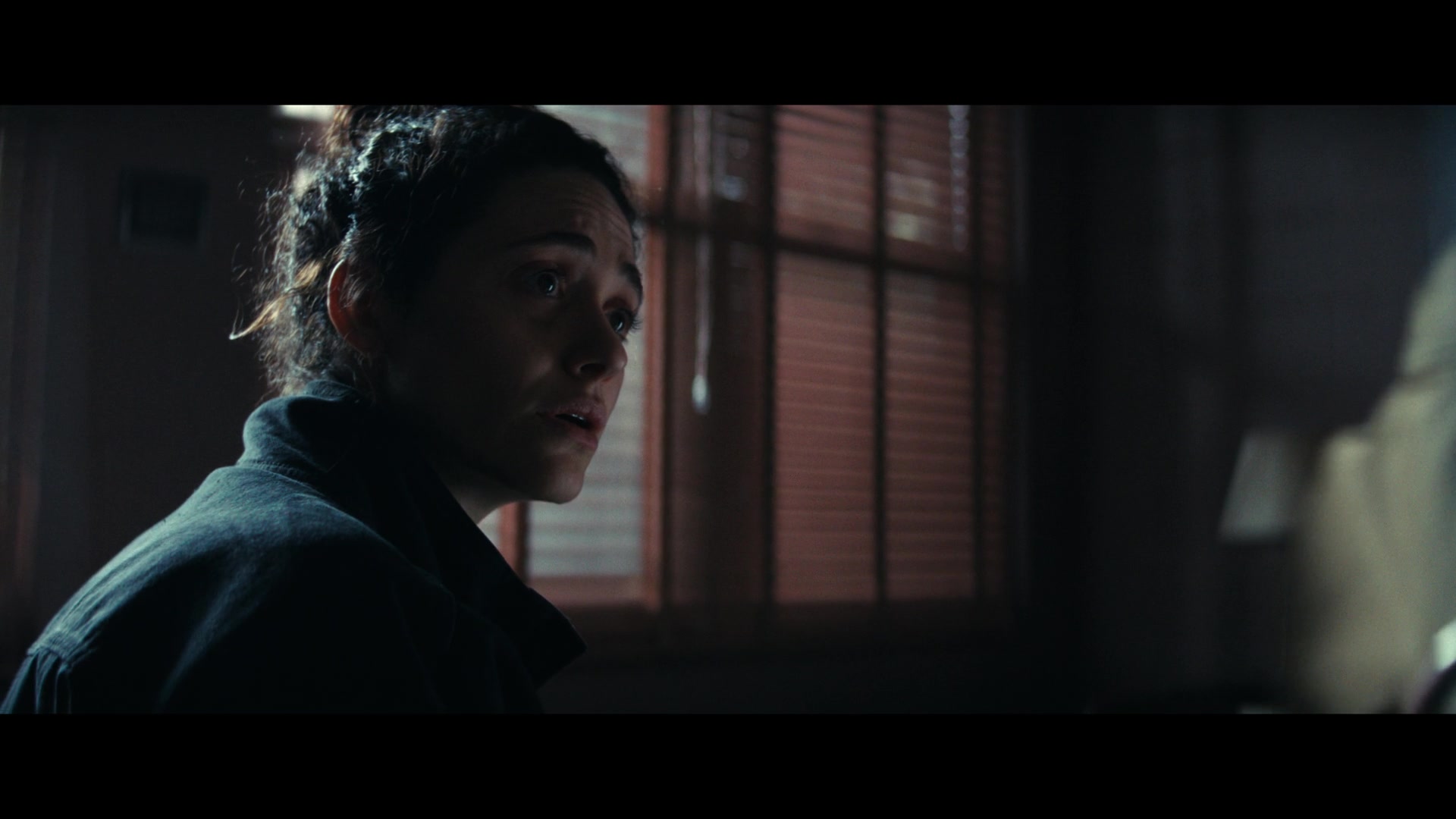 Furious_S01E06_They_Make_a_Noise_Like_Feathers_1080p_ERW_002367.jpg