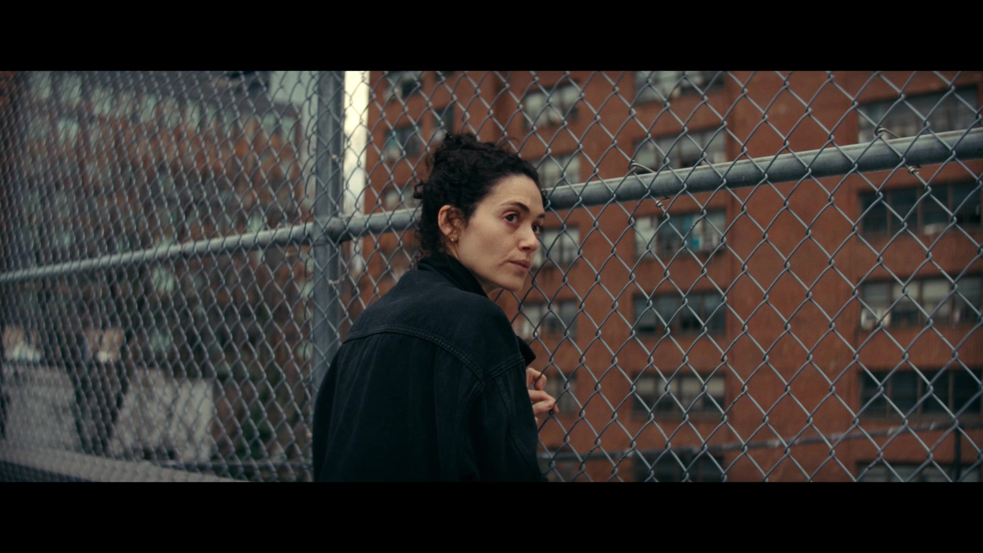 Furious_S01E06_They_Make_a_Noise_Like_Feathers_1080p_ERW_002457.jpg
