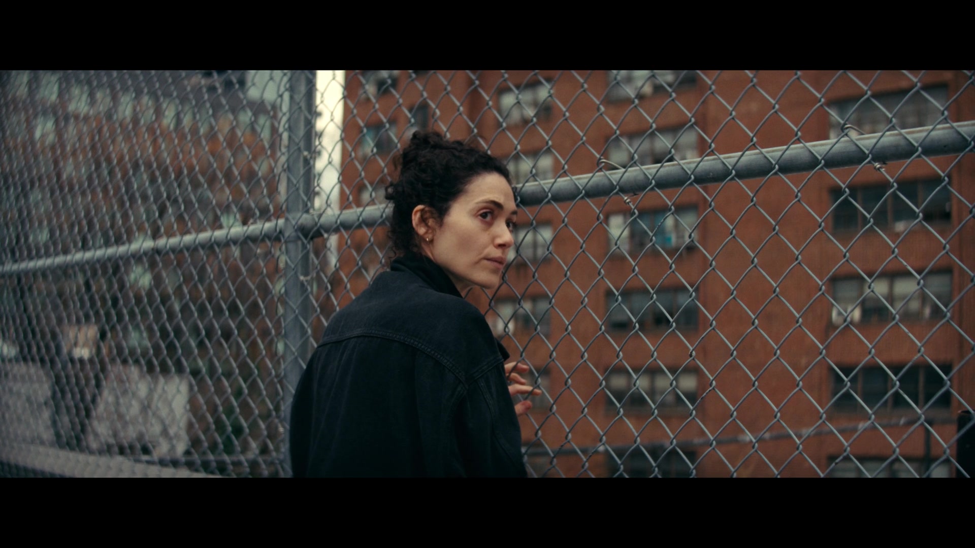 Furious_S01E06_They_Make_a_Noise_Like_Feathers_1080p_ERW_002461.jpg