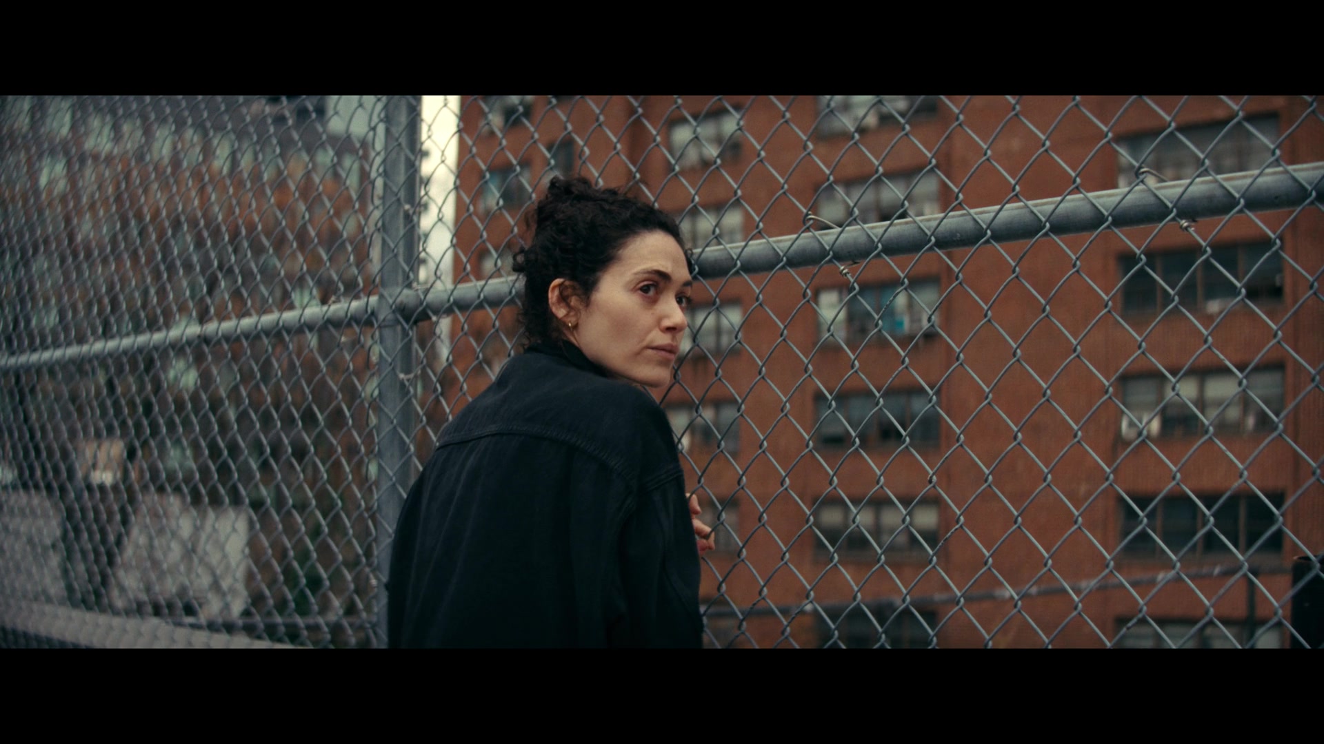Furious_S01E06_They_Make_a_Noise_Like_Feathers_1080p_ERW_002463.jpg
