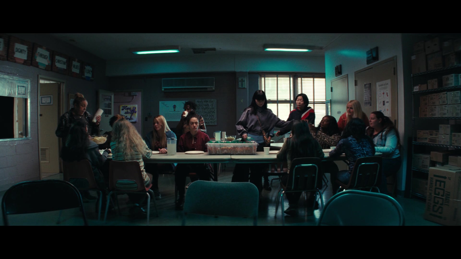 Furious_S01E06_They_Make_a_Noise_Like_Feathers_1080p_ERW_002968.jpg