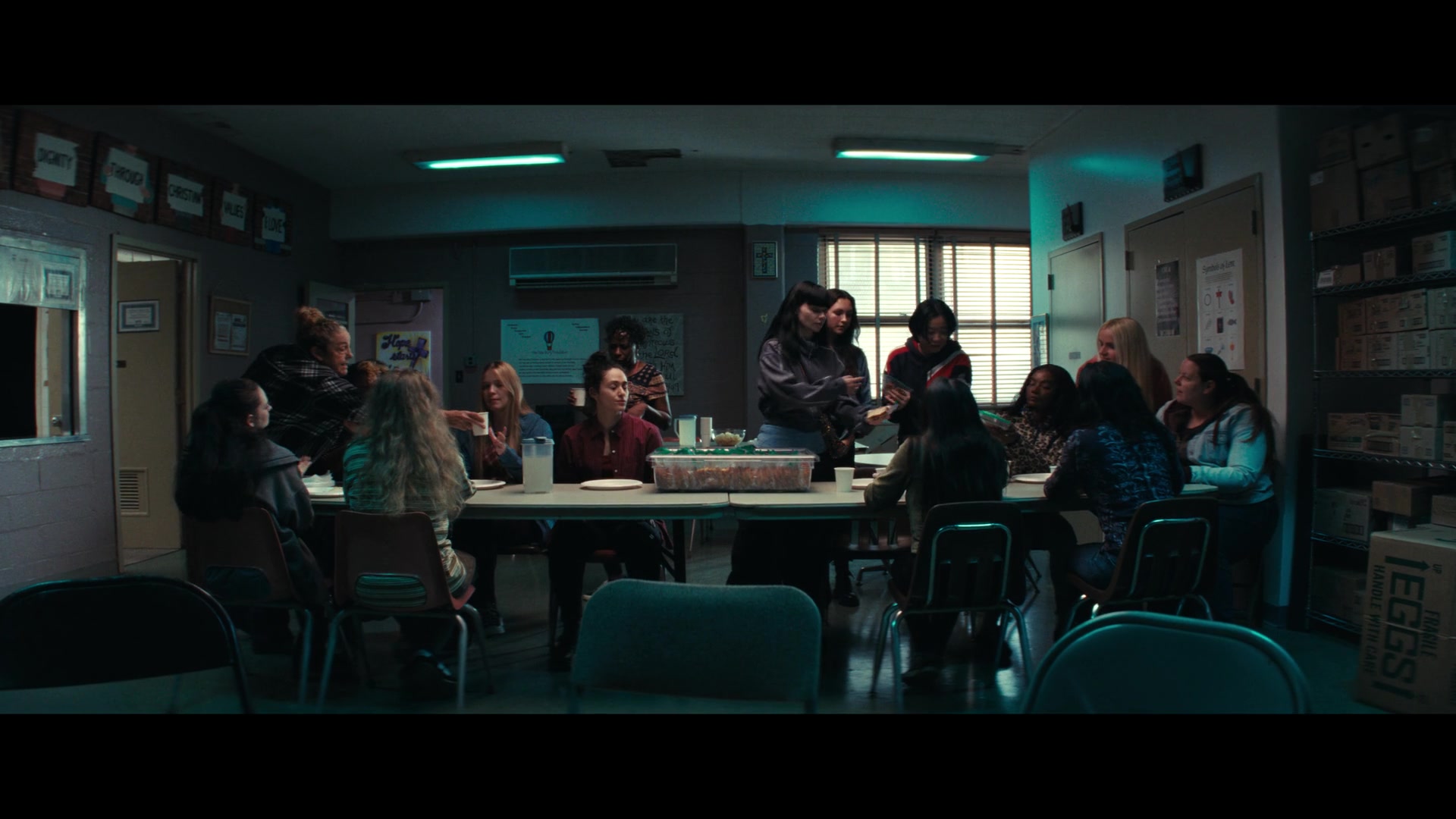 Furious_S01E06_They_Make_a_Noise_Like_Feathers_1080p_ERW_002973.jpg