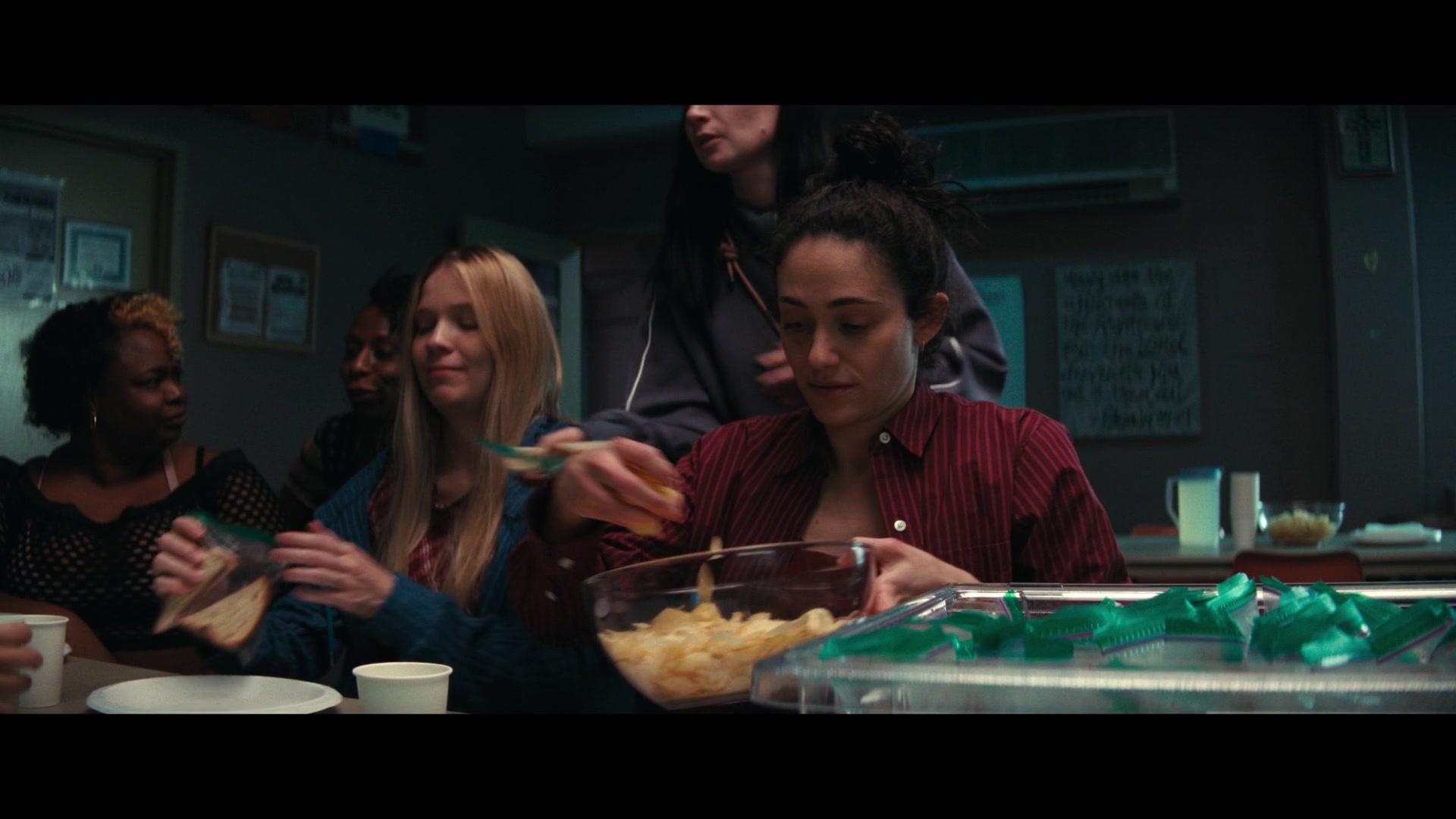 Furious_S01E06_They_Make_a_Noise_Like_Feathers_1080p_ERW_002984.jpg