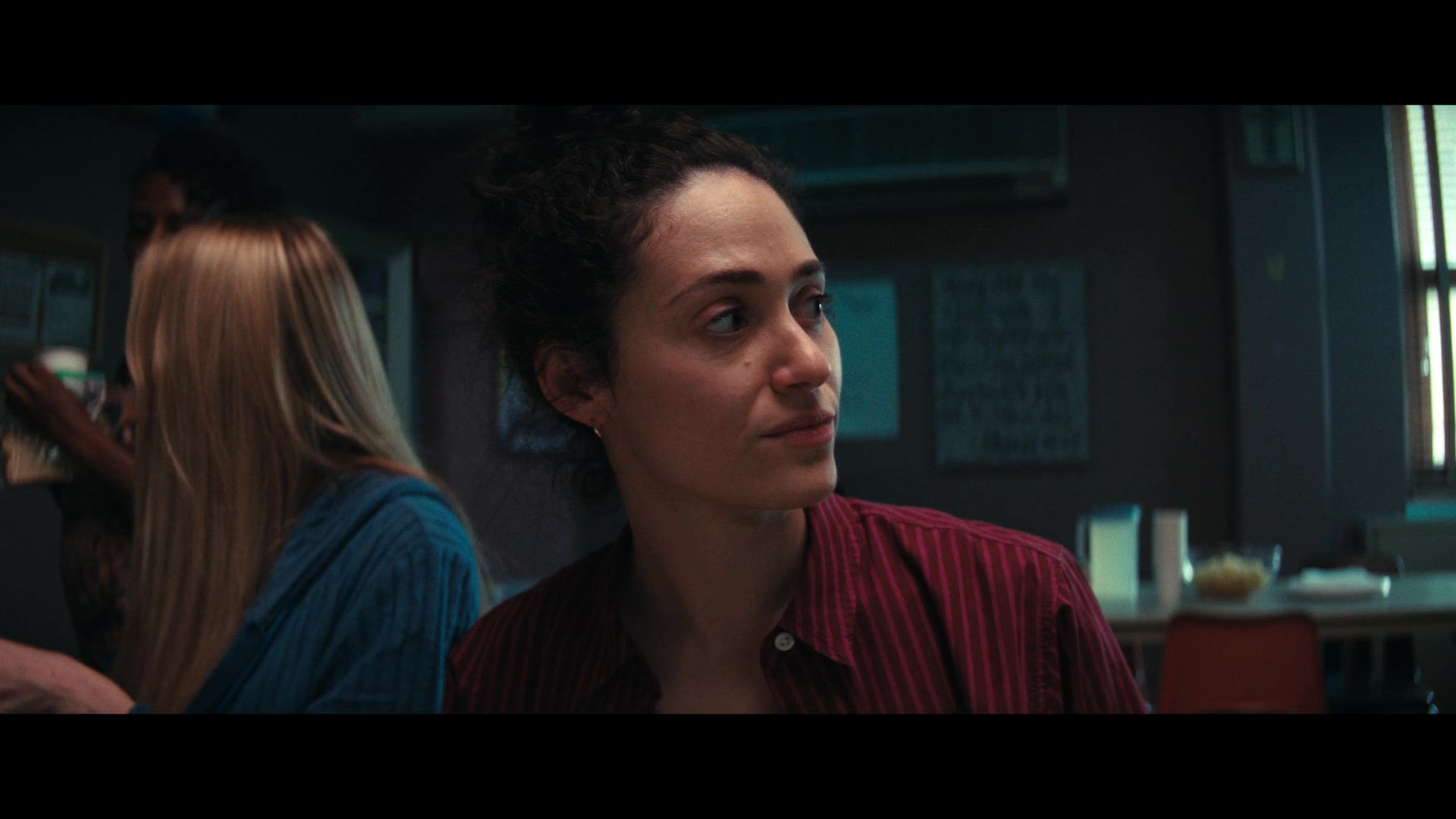 Furious_S01E06_They_Make_a_Noise_Like_Feathers_1080p_ERW_003002.jpg